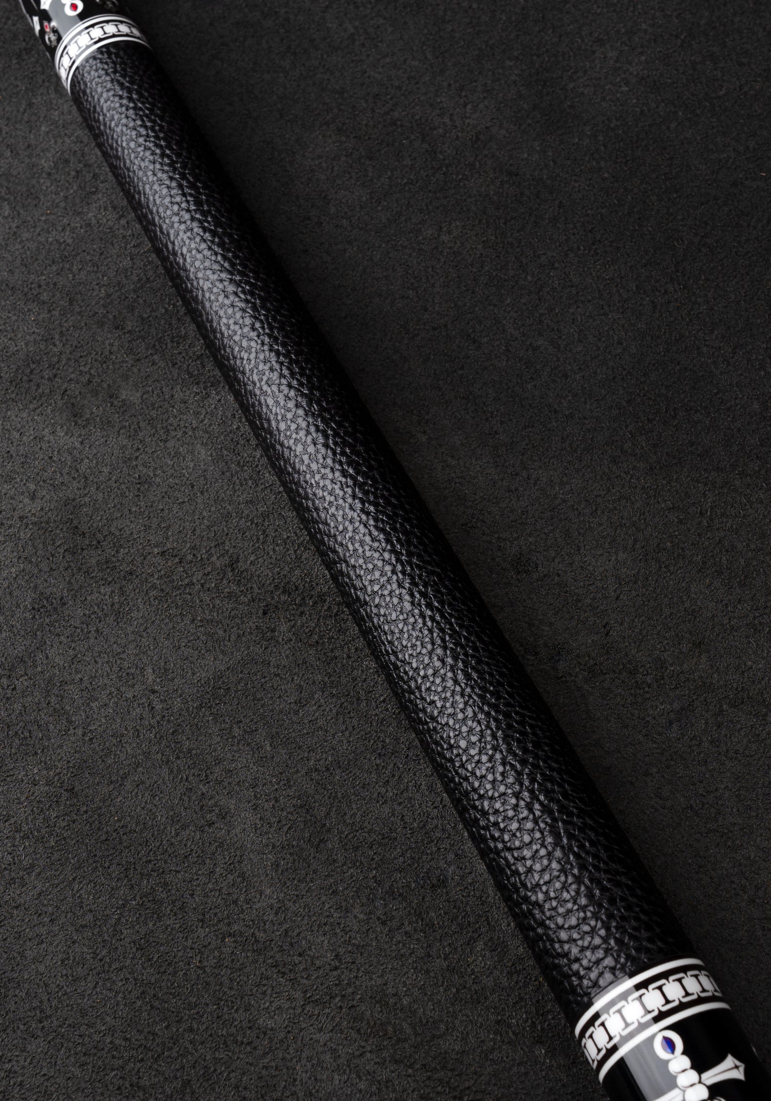 Ivarok Carbon Pool Cue, Hard Maple Cue Butt, Genuine Leather Wrap